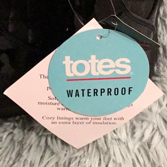 NWT Totes Thermolite Waterproof Faux Fur fully lined Half Boots. Size 8 M. - Picture 8 of 9